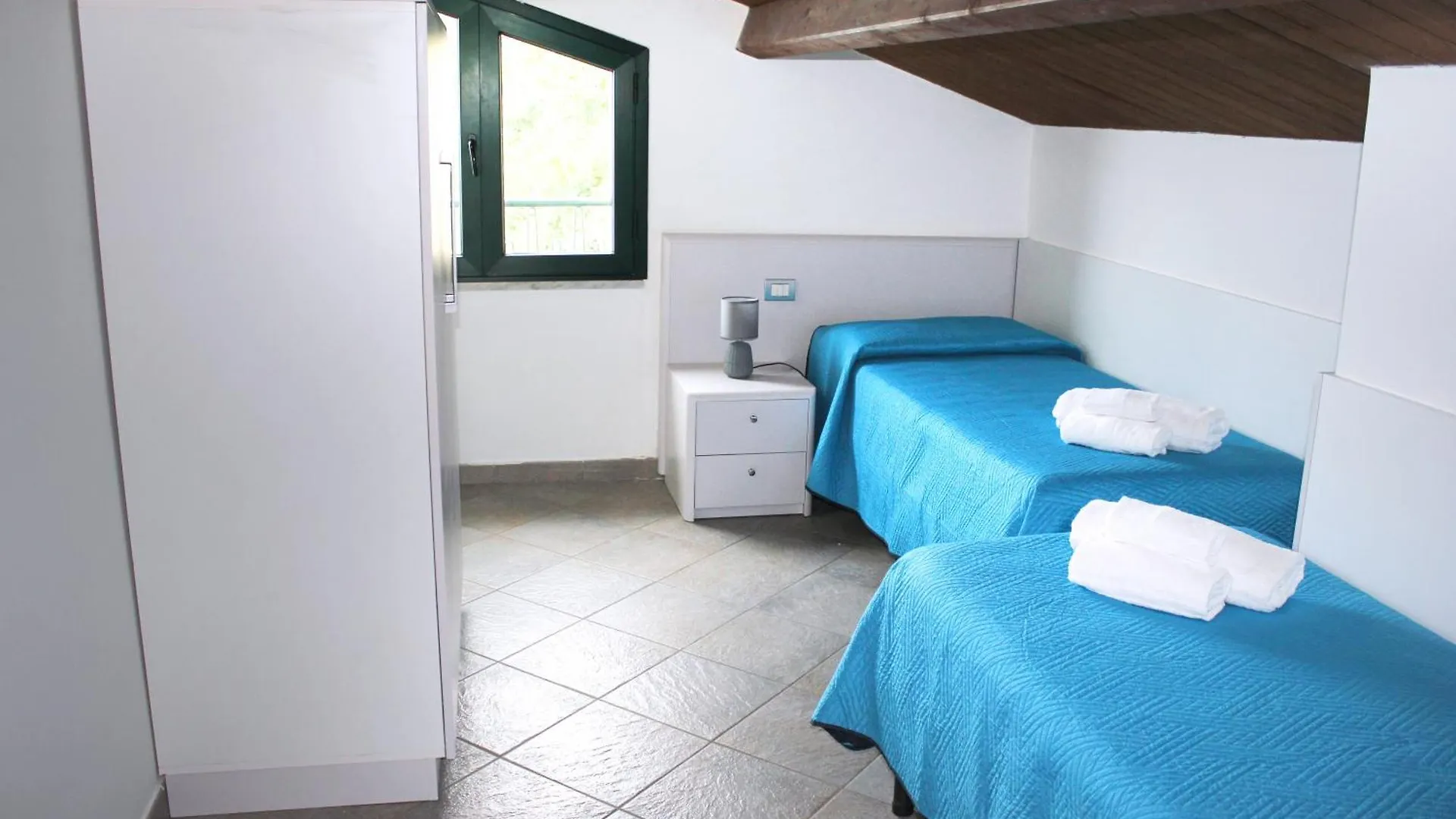 Villa Anita Apartments Capo dʼOrlando 4*,  Italie