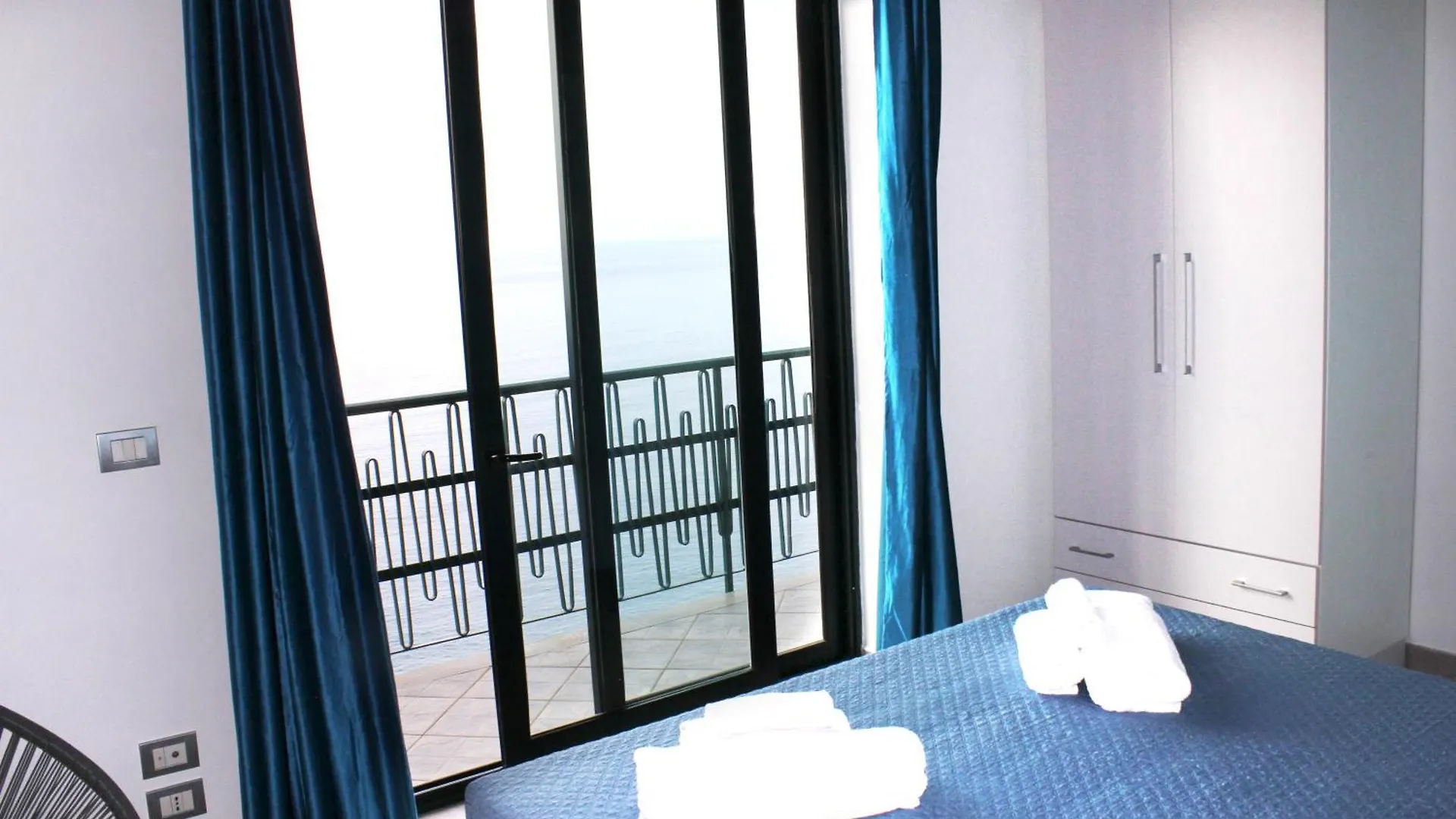 Villa Anita Apartments Capo dʼOrlando