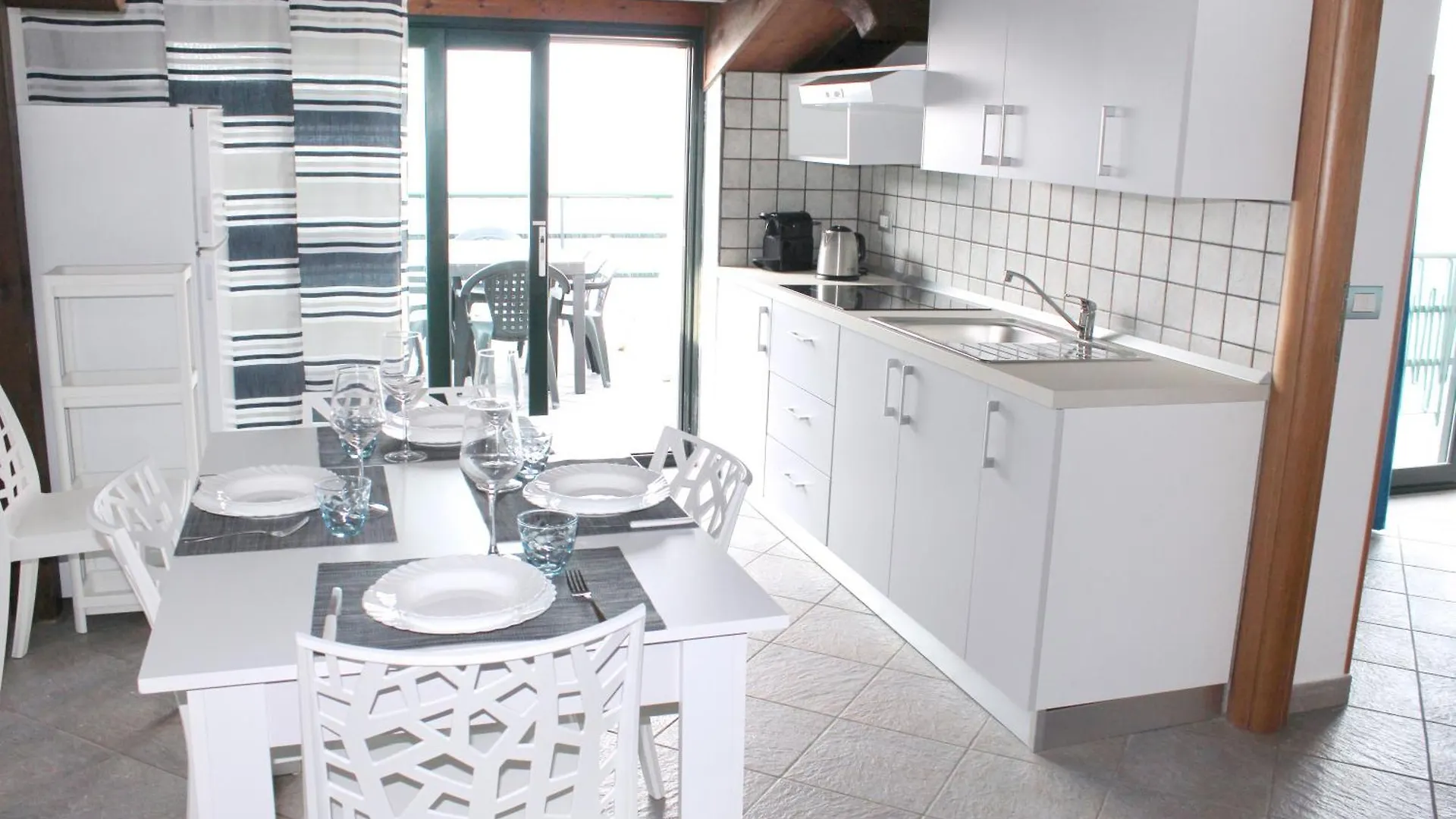 Appart hôtel Villa Anita Apartments Capo dʼOrlando