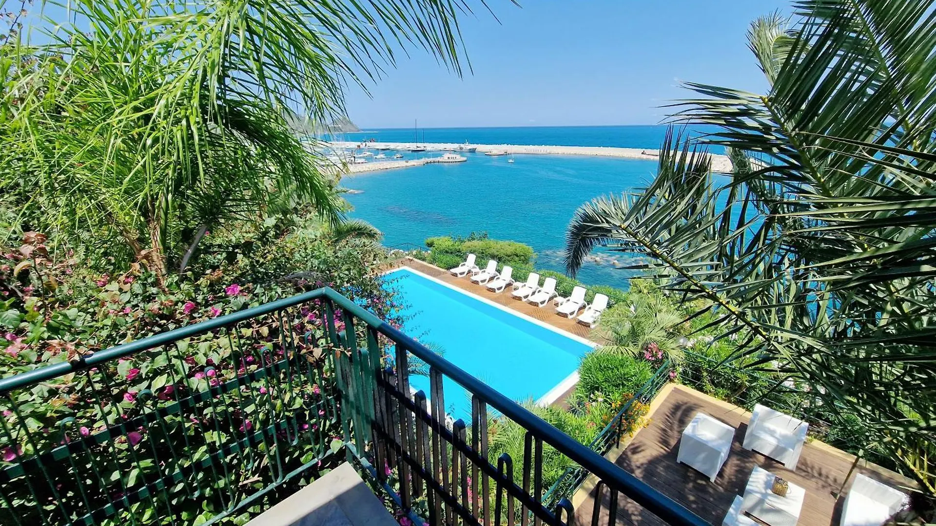 Villa Anita Apartments 4*, Capo d'Orlando Italy